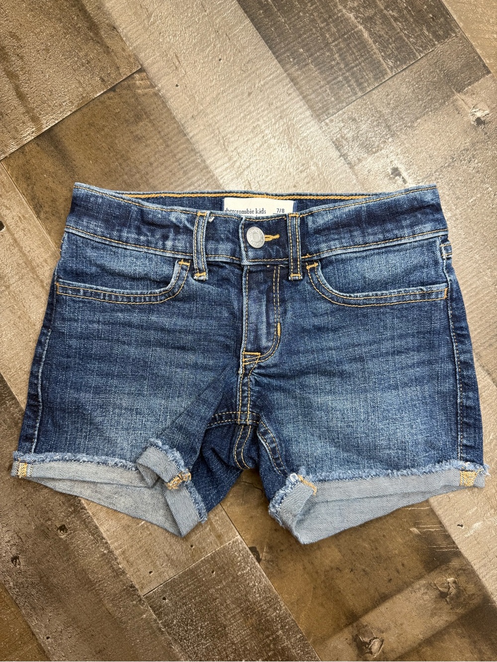 abercrombie kids Low-Rise Rolled Hem Dark Wash Denim Shorts - Blue size 7/8